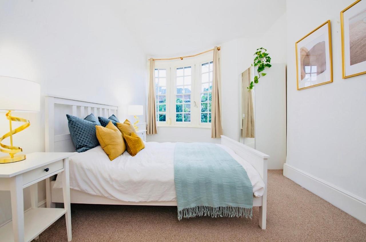 Spacious & Charming Garden Flat -Zone 2- Great For Central London Access Екстер'єр фото